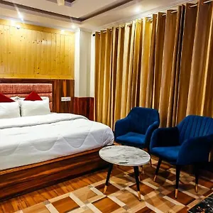 4* Hotel Divine Hill
